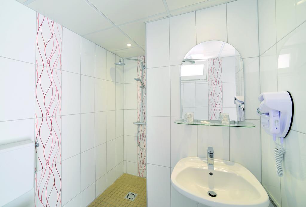 לורדה Hotel Saint Contard מראה חיצוני תמונה